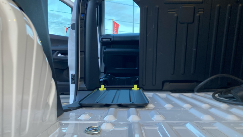 Vauxhall Combo Cargo Combo Electric 100kW Pro 52kWh H1 Van Auto